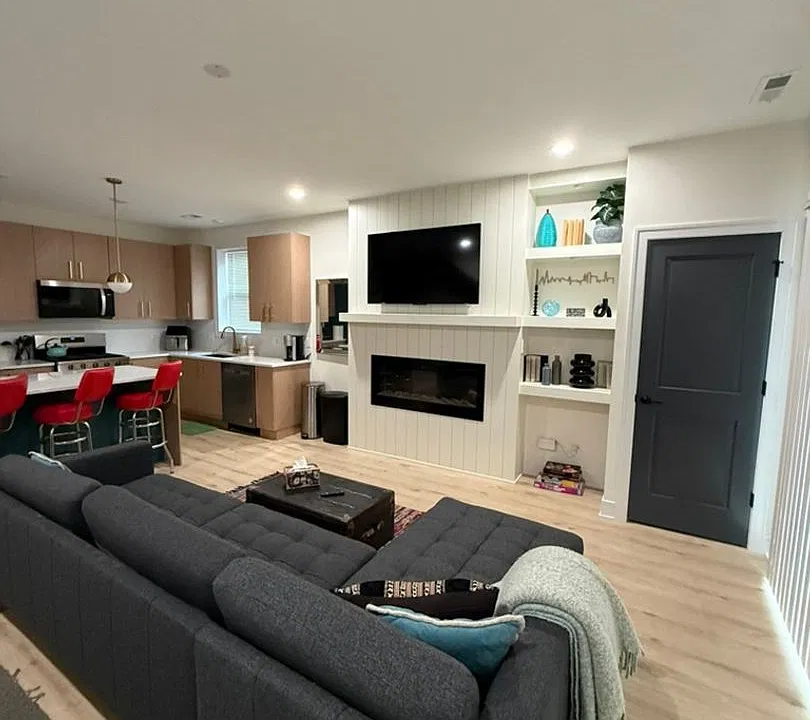 4314 S Evans