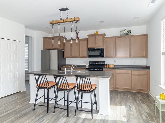 4th image of 1382 Delacorte Cir