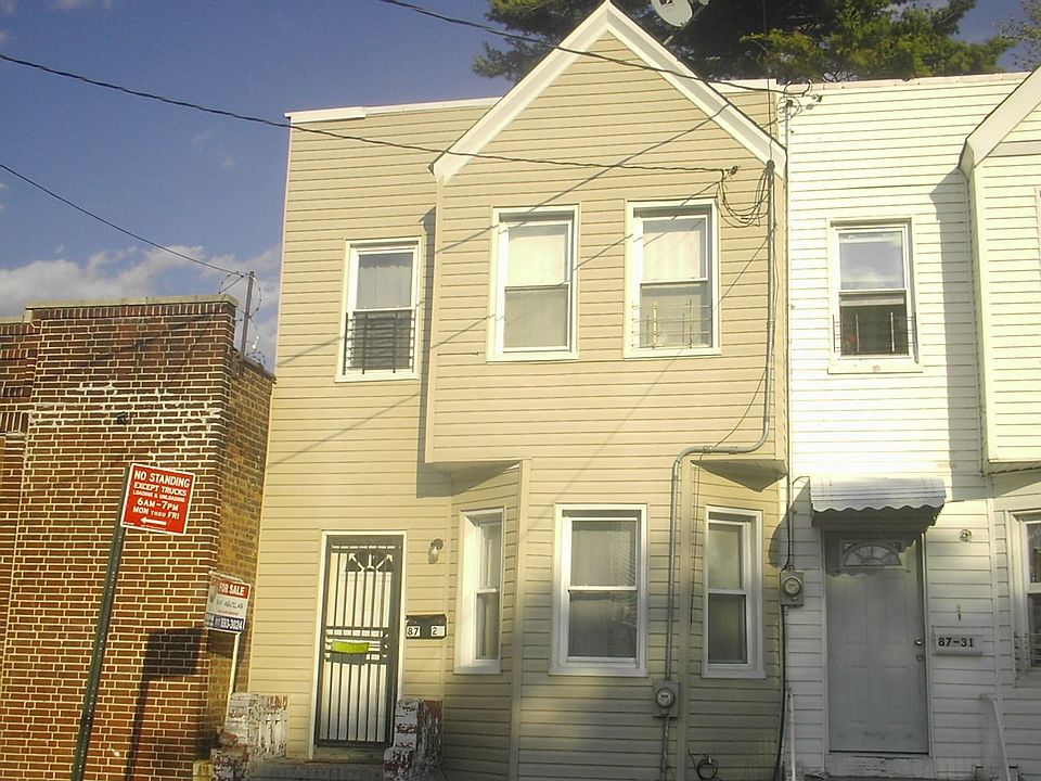 Close Shot Front