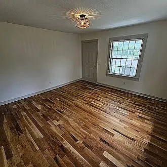 205 King St — Photo 2