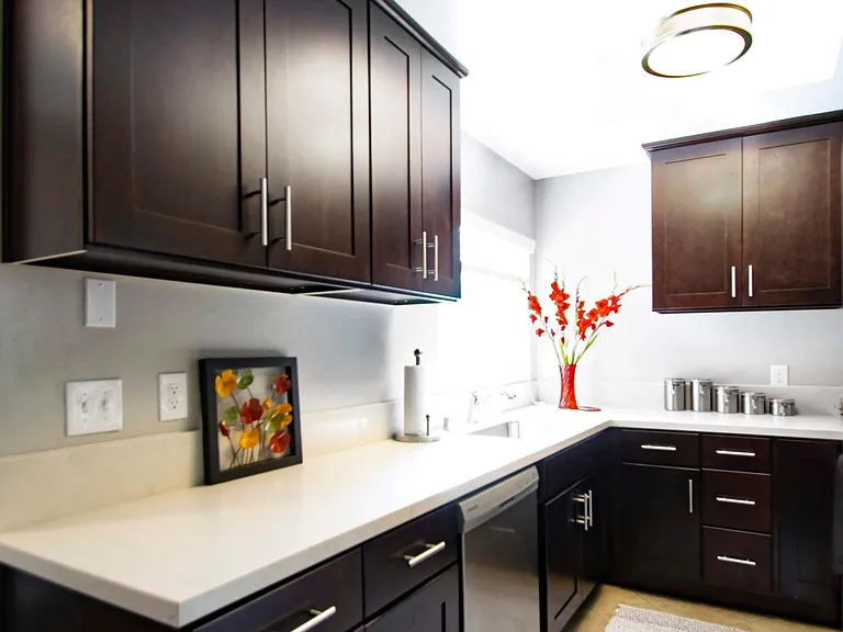 Golden Oaks Apartments — Photo 2