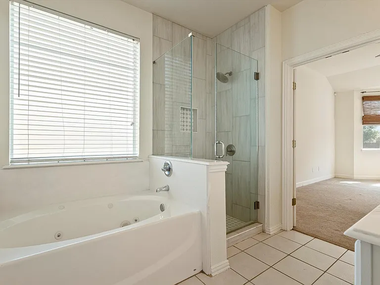 403 Connemara Trl — Photo 10