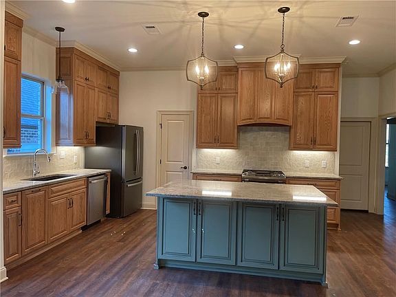 4th image of 118 Cross Creek Dr #21B