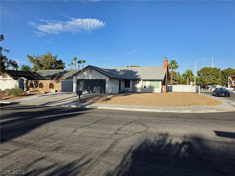 2348 Aqua Vista Ave — Photo 2