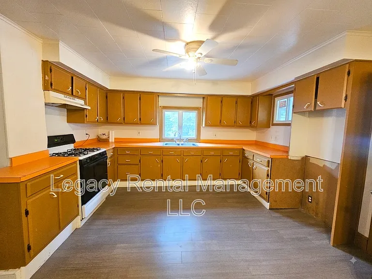 166 S Main St #1 — Photo 2