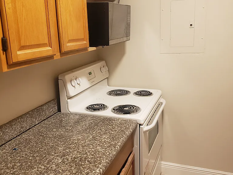 234 Sidonia Ave — Photo 3