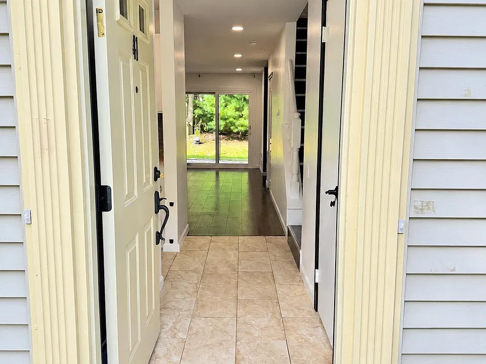 41 Greenwich Dr #41