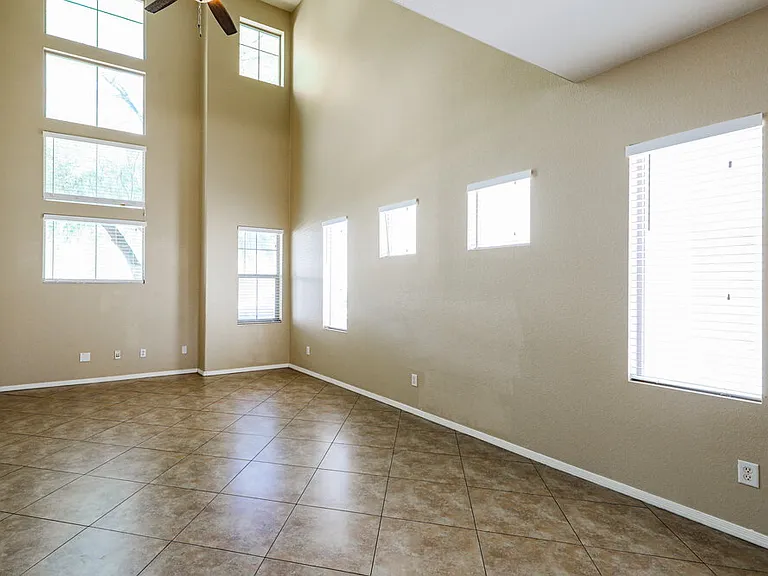 120 E Calle Del Rondador — Photo 4