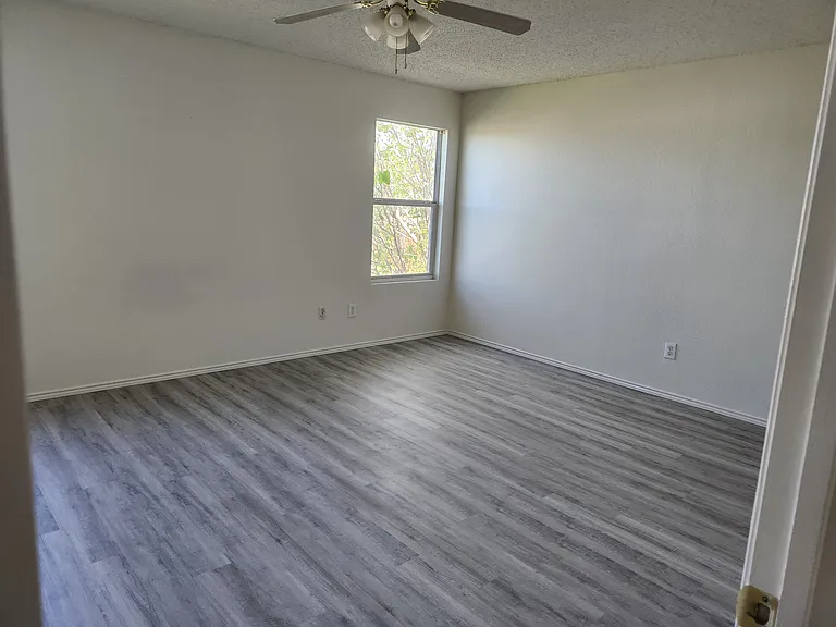 5100 Waterford Dr — Photo 19