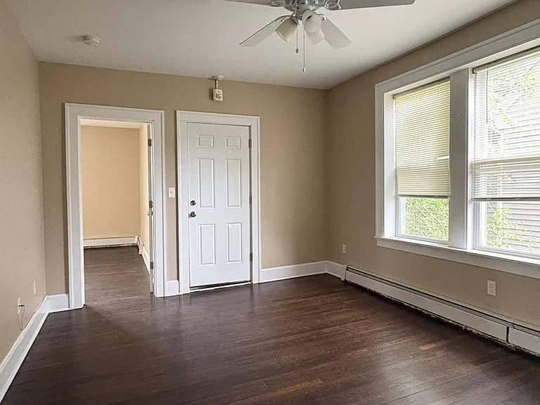 24 Oak - Blue Pod — Photo 8