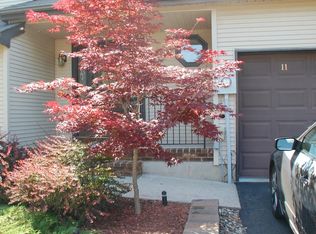 11 Elm Ter, Flemington, NJ 08822