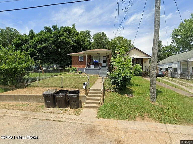 3 bed, 1.0 bath, 1000 sqft, $1,550 — Photo 2