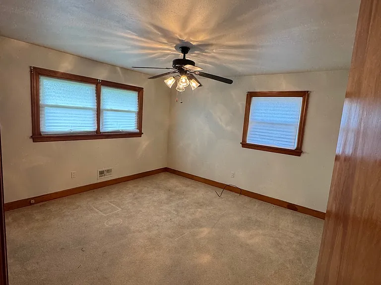 710 Eastwood St — Photo 6