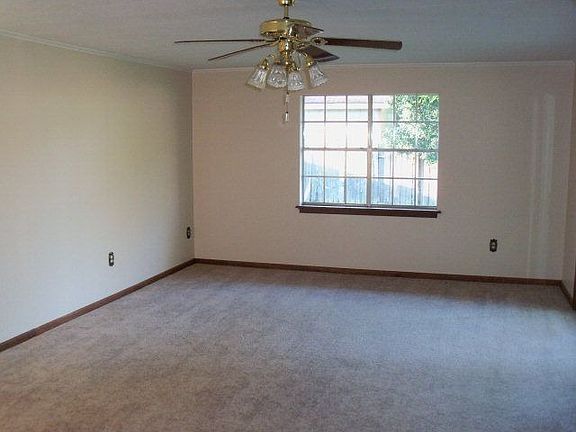 5th image of 225 Oakshire Dr