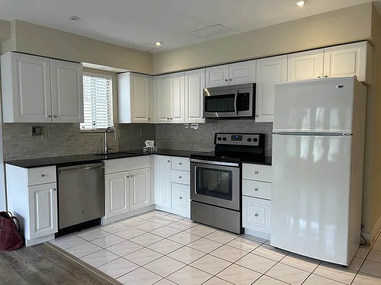 1665 E 21st Ave #WEST — Photo 5