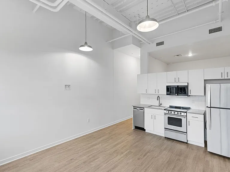 501 S Capitol Ave — Photo 104