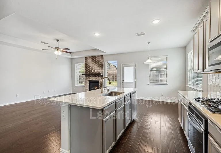 1833 Meadow Trail Ln — Photo 12