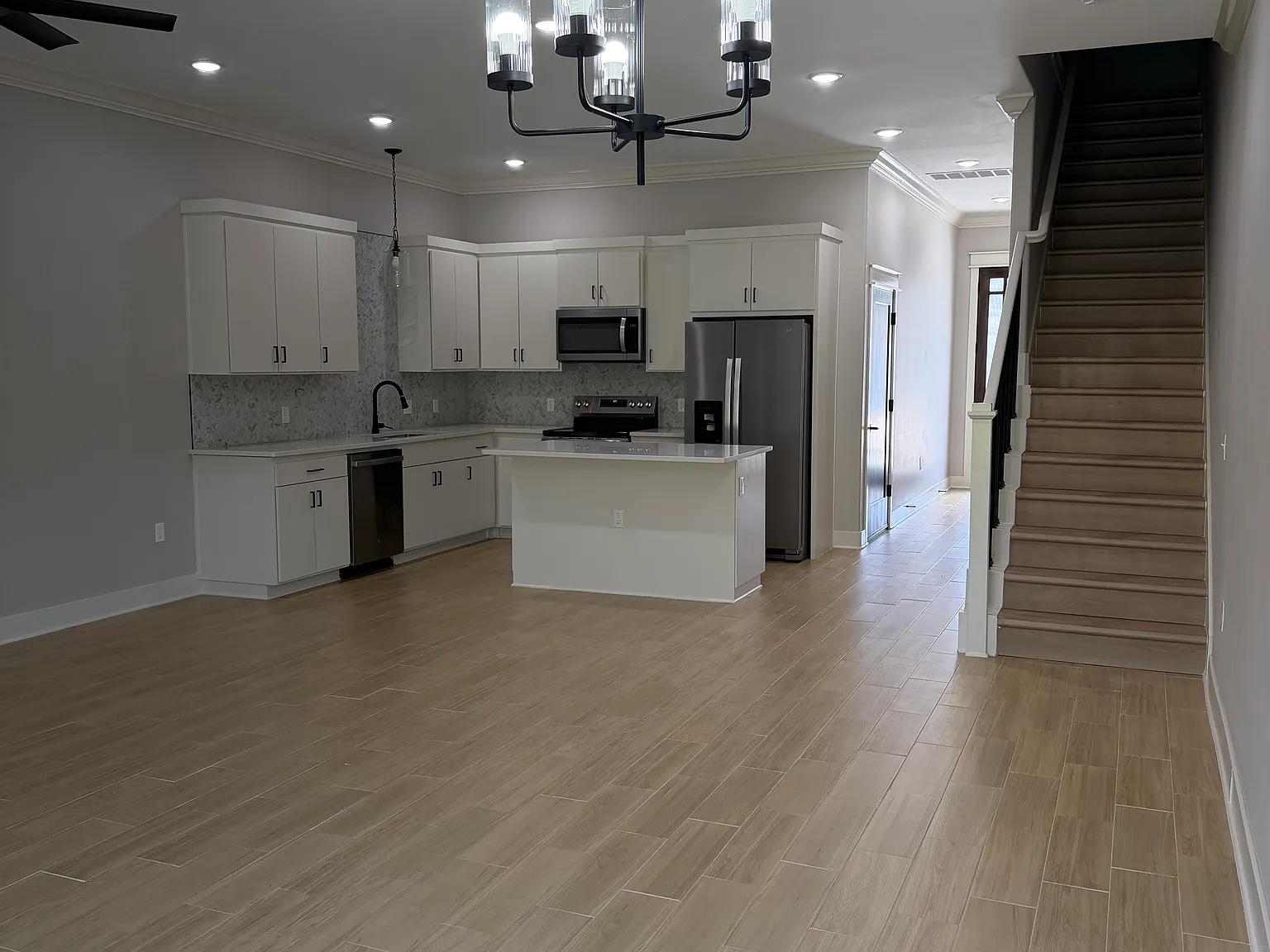 2 bed, 2.5 bath, 1636 sqft, $1,750 — Photo 4