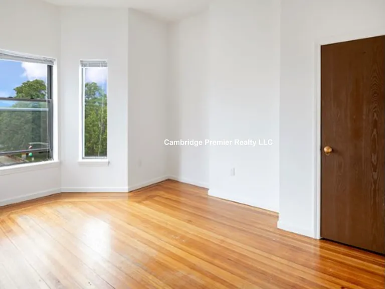790 Main St #7 — Photo 7