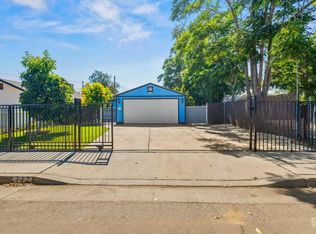 717 Iris St, Bakersfield, CA 93308