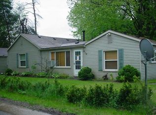 810 Luna Ct, Lake Orion, MI 48362