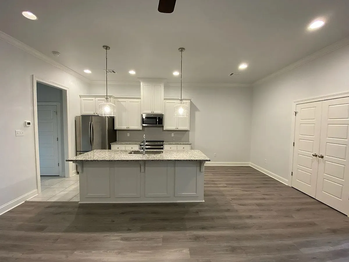 Building Photo - 1474 Partierre Ln N