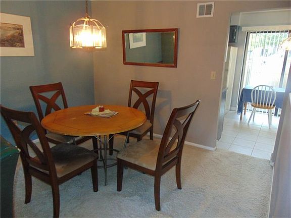5th image of 108 Williamsburg Ln