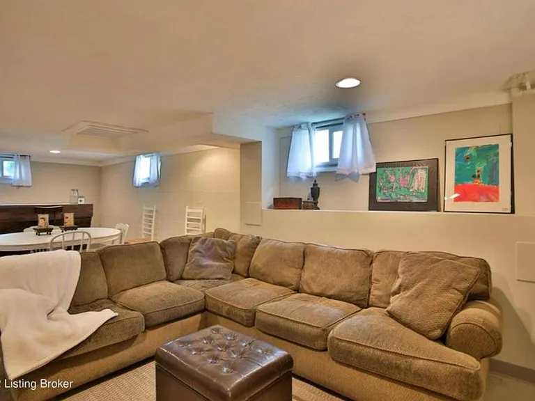 4215 Churchill Rd — Photo 17