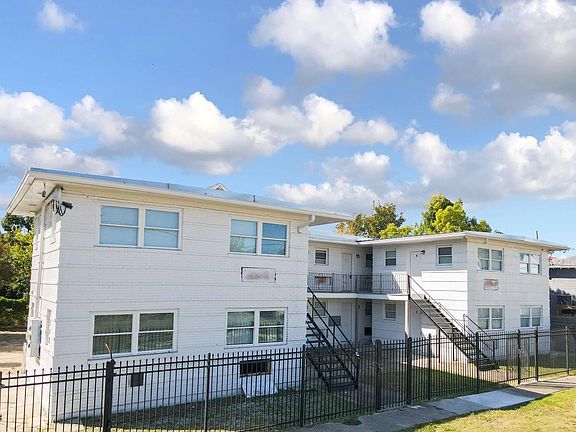 2nd image of 2216 Amelia St