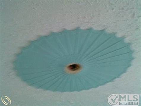 897 E GRAND BLVD CEILING.jpg