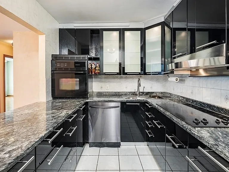 50 Park St #21 — Photo 9