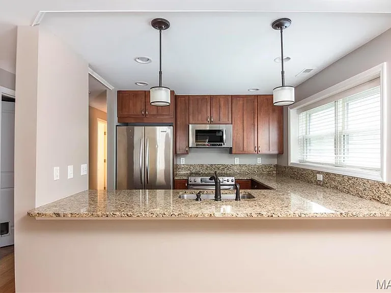610 Forest Ct #2 — Photo 5