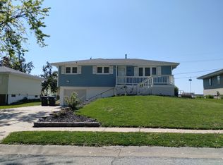 3106 S 138th St, Omaha, NE 68144