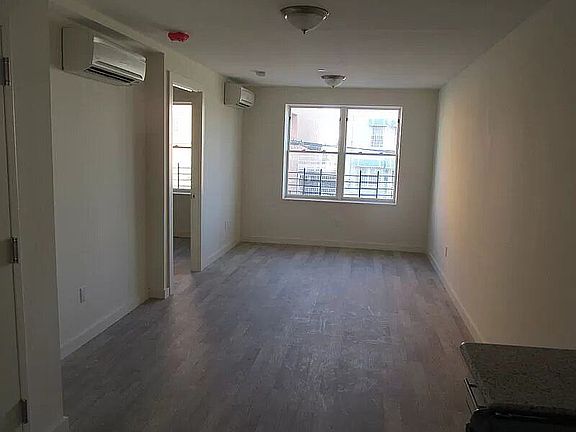 4th image of 2825 W 15th St