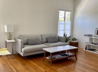 209 S Doheny Dr, Beverly Hills, CA 90211