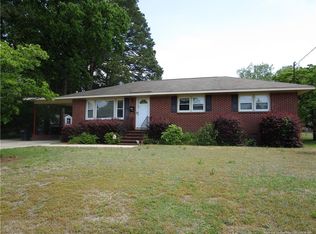 3709 Berger Dr, Fayetteville, NC 28304