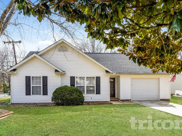 2736 Daffodil Dr, Charlotte, NC 28269