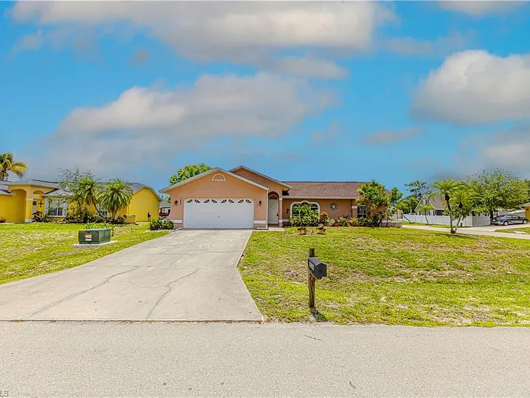 9084 Caloosa Rd — Photo 28