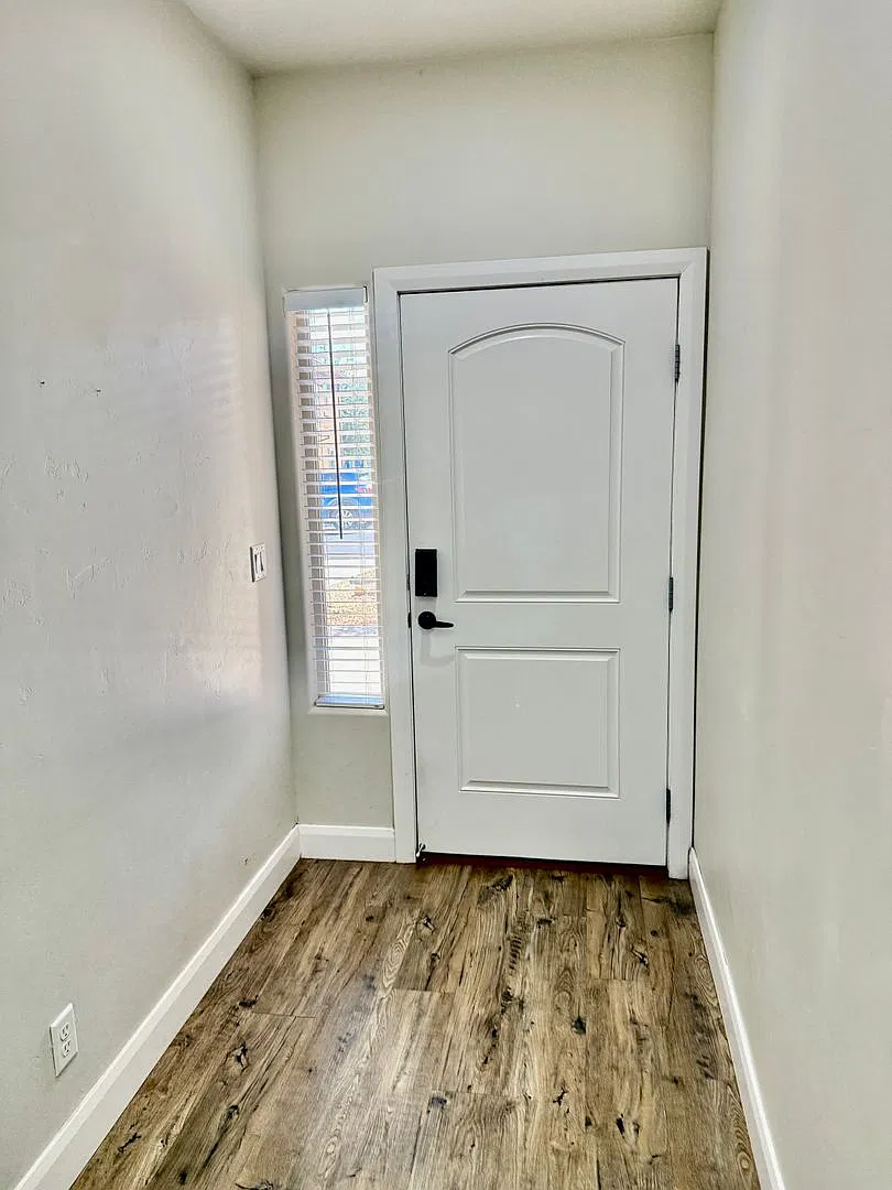 Updated 3-BR Townhome in Santa Clara — Photo 4