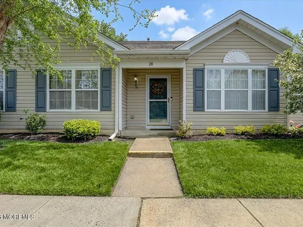 28 Golden Willows Avenue #1000, Lakewood, NJ 08701