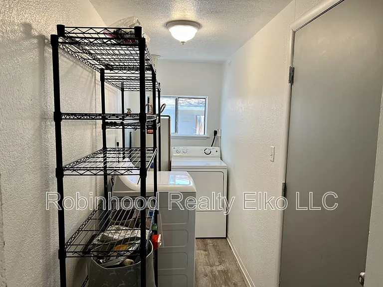659 Elm St — Photo 7