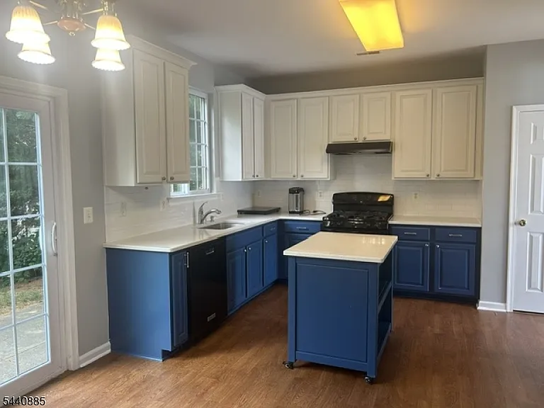 246 Winding Hill Dr — Photo 8