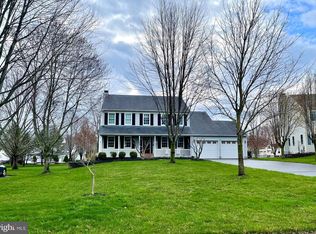 1325 Red Oak Dr, Chalfont, PA 18914