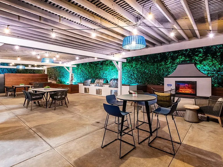 Aliso Creek Apartments — Photo 6