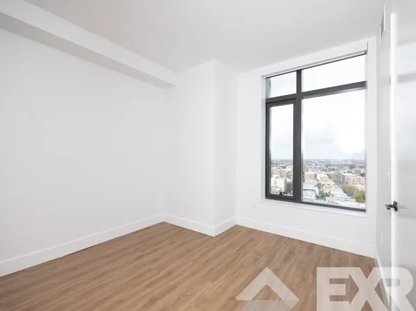 2230 Cropsey Avenue image 8 of 70