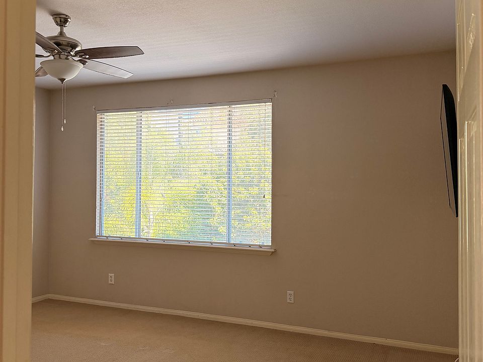 1st image of 21452 Silvertree Ln