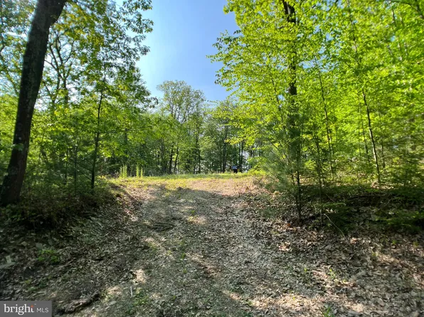 233 Upper Green Hill Rd, Kunkletown, PA 18058