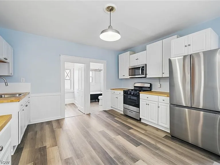 2471 Tremont Ave #UP — Photo 10