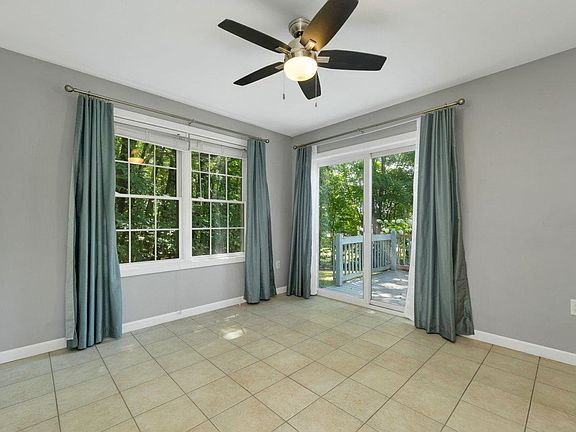 5th image of 363 Chestnut Hill Road #2