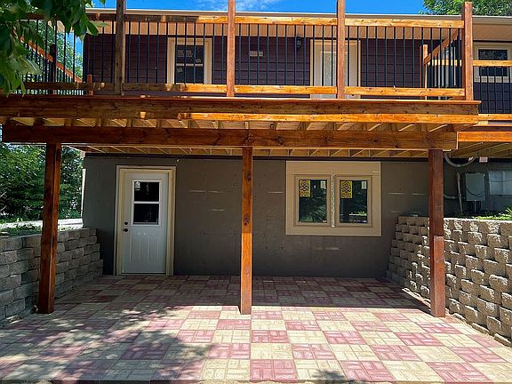 REAR DECK AND WALKOUT PATIO